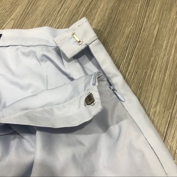 IZod Pale Blue w/contrasting White Stitching Skort - Picture 4 of 5